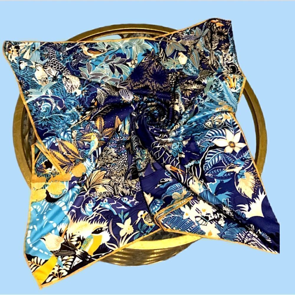 RESORTWEAR VACATION BLUE 💯 % SILK SCARF - Picture 4 of 4